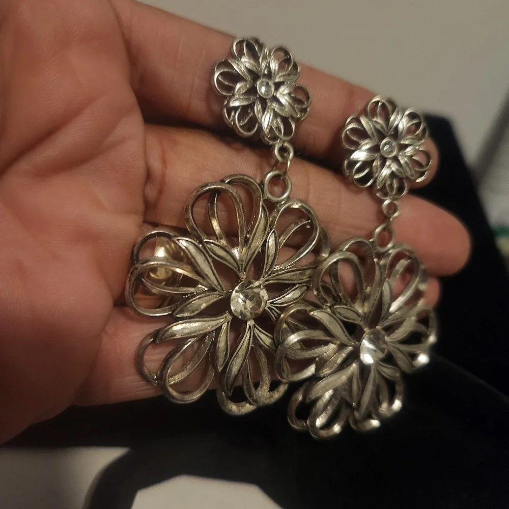 Vintage Silver Tone Tiered Floral Rhinestone Clip On Drop Statement Earrings‎